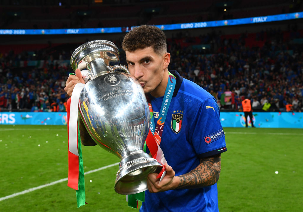 Giovanni Di Lorenzo dẫn dắt Napoli với tư cách đội trưởng mẫu mực – Sự Lãnh Đạo Trên Chấm Đến và Tấm Gương Sáng Trong Ngành Bóng Đá