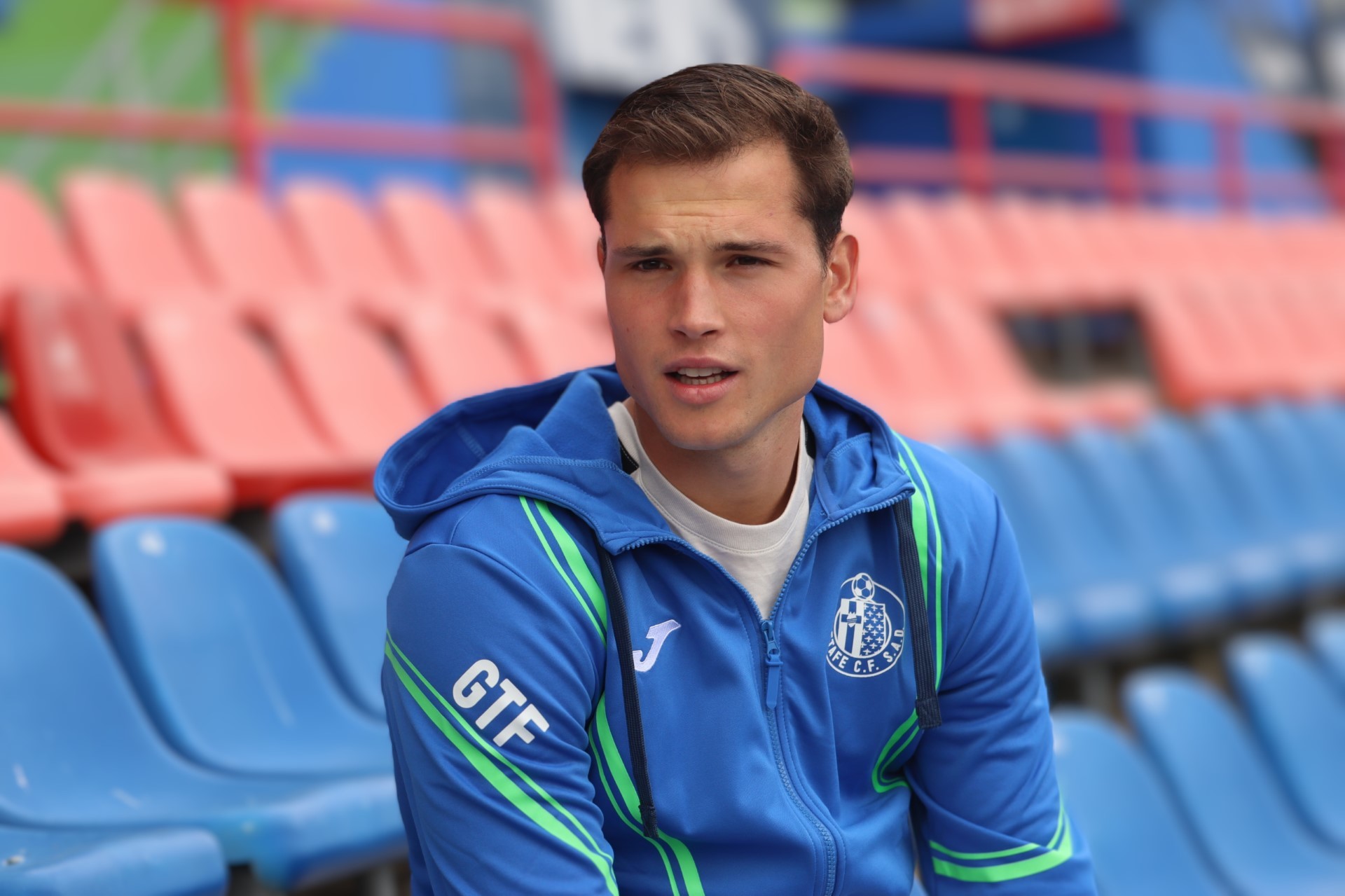 Khám Phá Juanmi Latasa – Tạo Chiều Sâu Mạnh Mẽ Cho Hàng Công