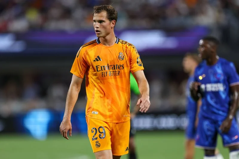 Khám Phá Juanmi Latasa – Tạo Chiều Sâu Mạnh Mẽ Cho Hàng Công