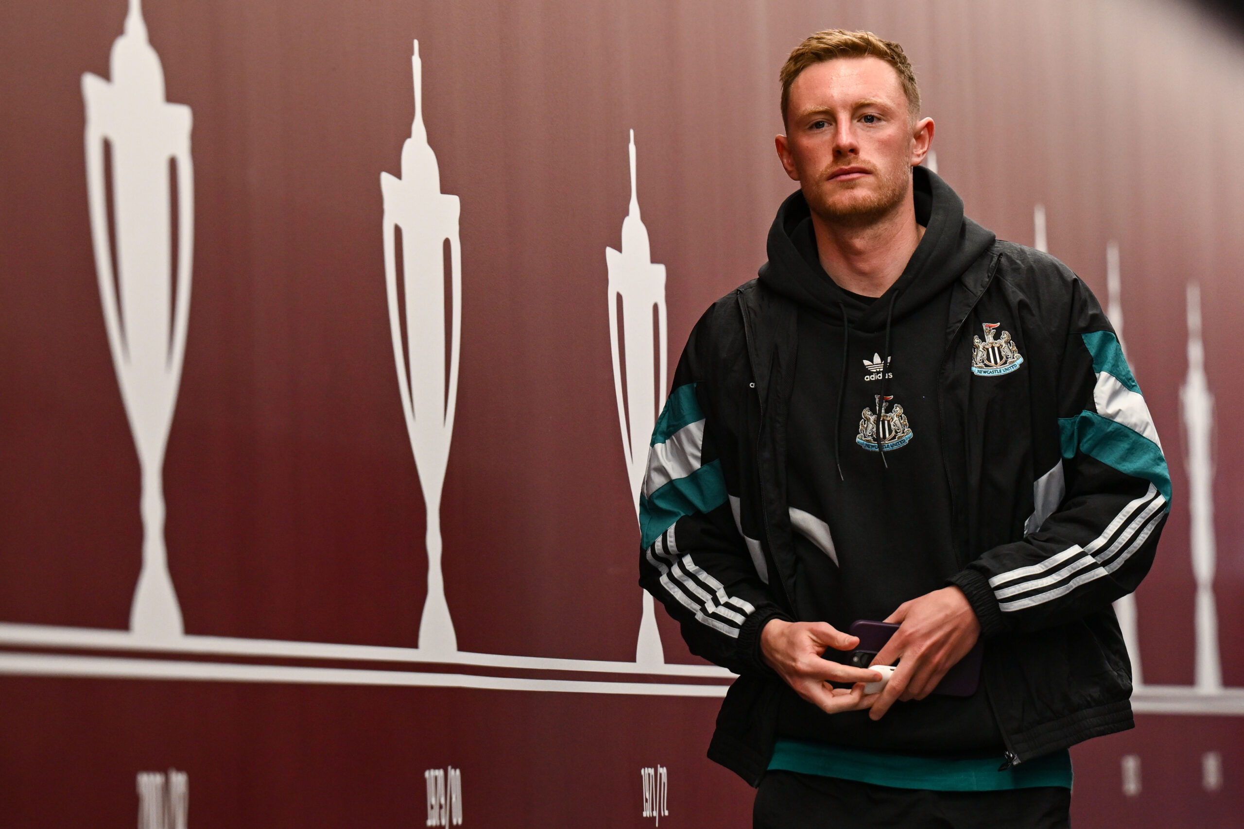 Sean Longstaff đóng vai trò then chốt trong hệ thống pressing tầm cao của Newcastle United – Câu chuyện về nhân tố quyết định thành công phòng ngự cao cấp