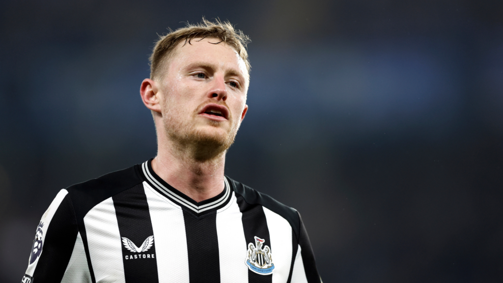 Sean Longstaff đóng vai trò then chốt trong hệ thống pressing tầm cao của Newcastle United – Câu chuyện về nhân tố quyết định thành công phòng ngự cao cấp