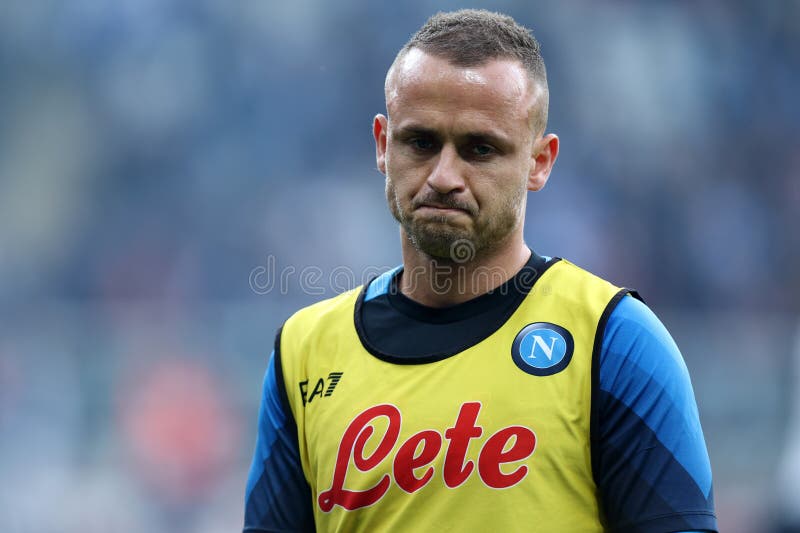 Stanislav Lobotka giữ vai trò nhạc trưởng nơi tuyến giữa Napoli – Sức mạnh kiểm soát và ảnh hưởng chiến thuật