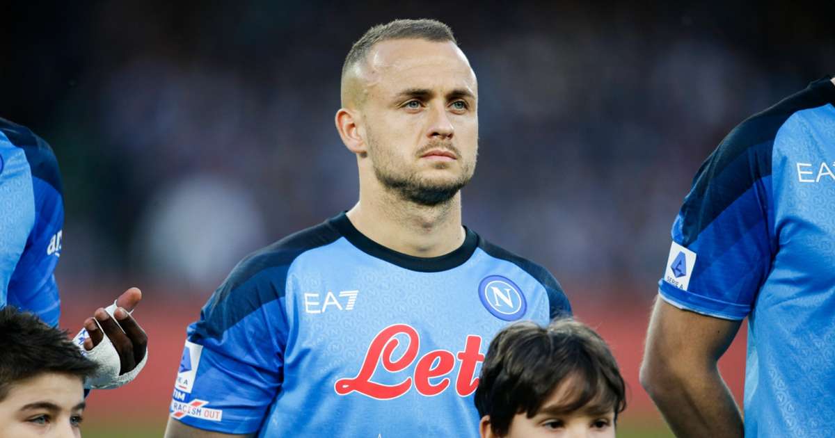 Stanislav Lobotka giữ vai trò nhạc trưởng nơi tuyến giữa Napoli – Sức mạnh kiểm soát và ảnh hưởng chiến thuật